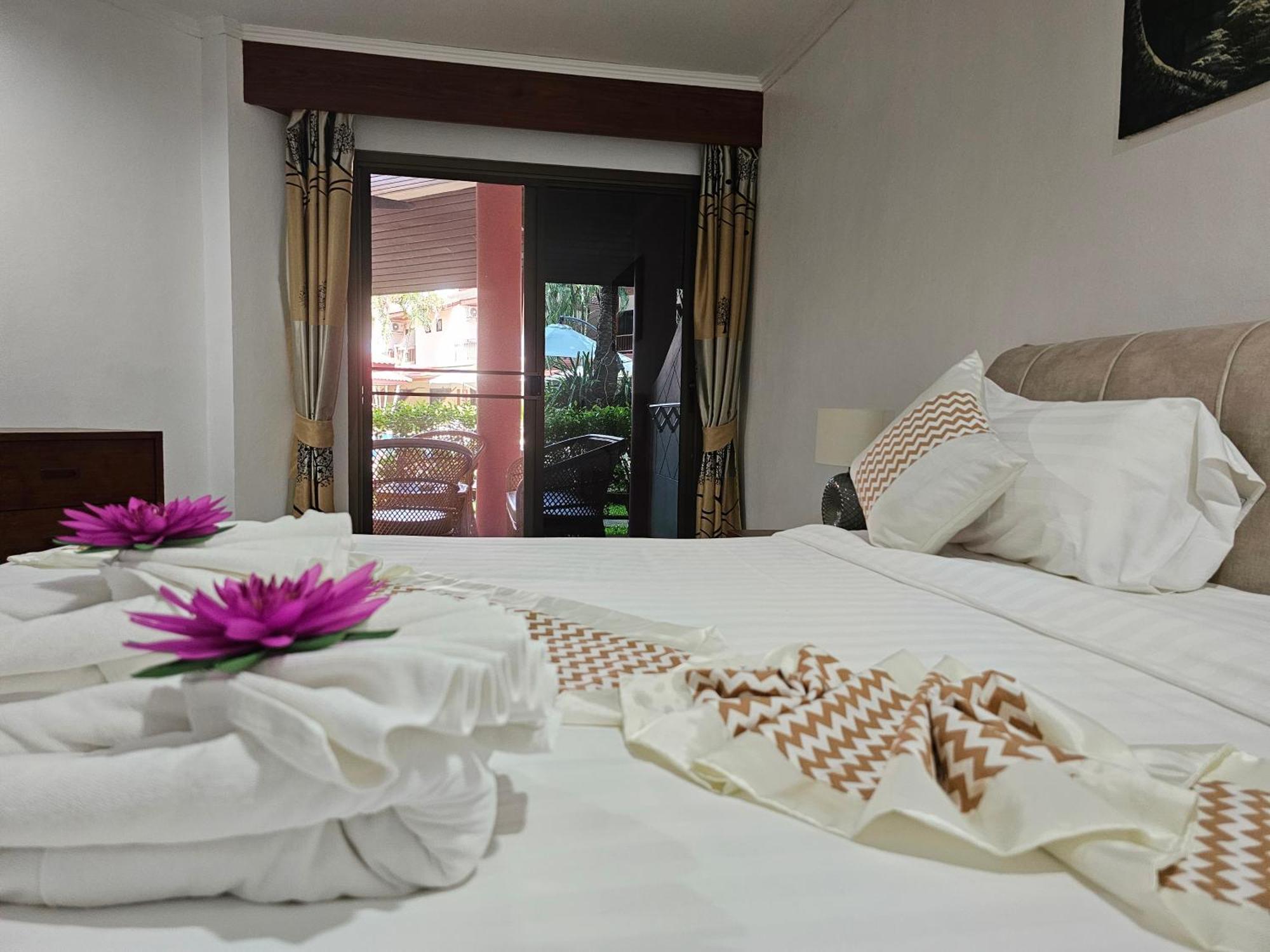 Sai Rougn Apartment Patong Екстер'єр фото